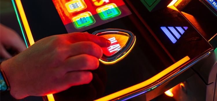 Why Slot Maths Changes from Malta to Madrid: The Licensing Effect